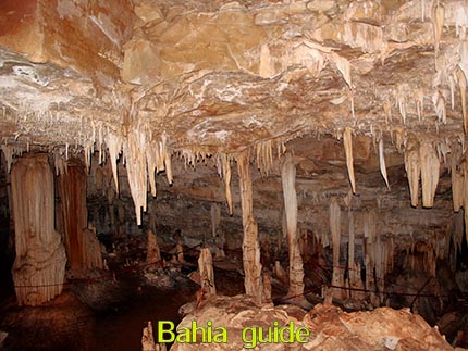 Impressive rooms in the Gruta da Fumaça cave Reisen mit Ivan Bahia Reiseleiter, um das Beste im Chapada Diamantina Nationalpark (Brasilianischer Grand Canyon) von Brasilien zu entdecken.