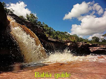 Mucuzezinho waterfalls Reisen mit Ivan Bahia Reiseleiter, um das Beste im Chapada Diamantina Nationalpark (Brasilianischer Grand Canyon) von Brasilien zu entdecken.