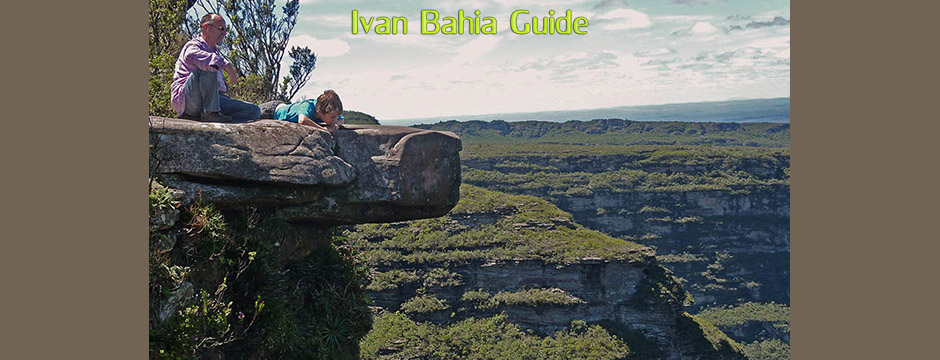 View from atop the 380m high Cascata da Fumaça waterfall while visiting Chapada Diamantiana national park - Ivan Bahia Tour Guide & Travel Agency in Salvador, Brazil / Reis-gids, reis agentschap in Salvador da Bahia / #IvanBahiaGuide,#SalvadorBahiaBrazil,#Bresil,#BresilEssentiel,#BrazilEssential,#ChapadaDiamantina,#Brazilie,#ToursByLocals,#GayTravelBrazil,#IBG,#FotosBahia,#BahiaTourism,#SalvadorBahiaTravel,#FotosChapadaDiamantina,#fernandobingretourguide,#BrazilTravel,#ChapadaDiamantinaGuide,#ChapadaDiamantinaTrekking,#Chapadaadventure,#BahiaMetisse,#BahiaGuide,#diamantinamountains,#DiamondMountains,#ValedoPati,#PatyValley,#ValeCapao,#Bahia,#Lençois,#MorroPaiInacio