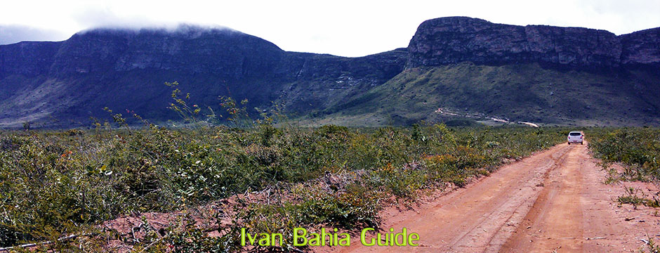 Approaching Valé do Pati with Ivan Salvador da Bahia & Chapada Diamantiana national park's official tour guide